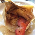 Café Crêpe - ①フレッシュストロベリークレープ　＄7.95