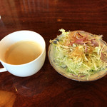 和食処 まるきち - セルフで頂ける、コーヒー&サラダ
