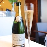 ア・ニュ ルトゥルヴェ・ヴー - シャンパーニュ