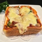 リベッチオ - ピザトースト（500円）税抜、母の味(汗)