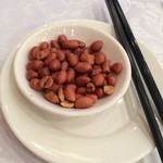 太湖海鮮城 - ①お通しのローストピーナツ