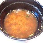 ケンゾーエステイトワイナリー - ヤマトポークの卵とじ 1000円 の味噌汁