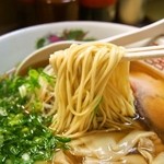 淡水軒 - ワンタン麺（麺）