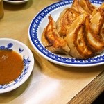 淡水軒 - 焼ギョウザ＆味噌ダレ
