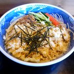 そば処 大和 - 冷やしたぬきのアップ