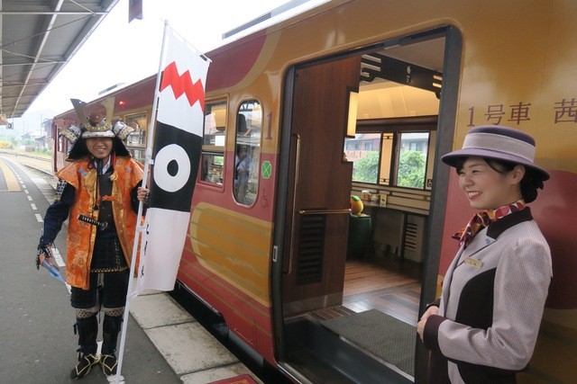 観光列車の醍醐味を手軽 カジュアルに堪能するのにはホントもってこい この お も て な し はjr東日本にも見習ってほしいなぁ By みちのくっ子 伊予灘ものがたり いよなだ 下灘 その他 食べログ 観光列車の醍醐味を手軽 カジュアルに堪能するのにはホントもってこい この お も て な し はjr東日本にも見習ってほしいなぁ By みちのくっ子 伊予灘ものがたり いよなだ 下灘 その他 食べログ
