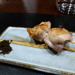 秋田牛鉄板焼 銀座五明 - 比内地鶏・・なぜか炭火焼で・・。