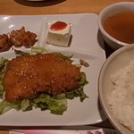 台湾料理　五味香 - とんかつ680円（本日の定食）2014年12月25日五味香