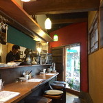 艶吉 - そのまま居抜きですがカウンター席が好きです