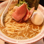 味玉濃厚ラーメン　８８０円