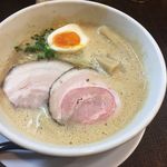 ラーメン家 みつ葉 - 豚CHIKIしょうゆﾗｰﾒﾝ