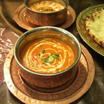 フルバリ - バターチキンとエビのカレーです