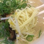 博多ラーメンげんこつ - 業務っぽい麺