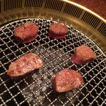 焼肉うしごろ - 焼きます