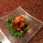 焼肉うしごろ - 前菜：チャンジャ・しめじと菊のナムル・長いもと韓国海苔の和え物