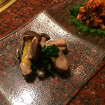 焼肉うしごろ - 前菜：チャンジャ・しめじと菊のナムル・長いもと韓国海苔の和え物