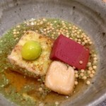 神保町 傳 - 茶豆の揚げ出し豆腐 栗の麩 かつおのお出汁