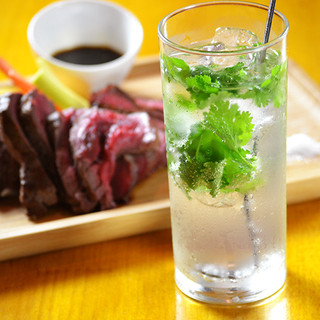 デトックス効果抜群！パクチーレモンサワー