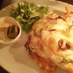 きまぐれピザ(ドライトマトとモッツァレラ)