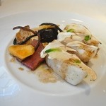 レストラン コバヤシ - 広島県産マダイのポワレ　秋野菜と柿のマスカットワイン煮込み添え　甲殻類のソース