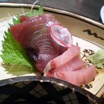 牛たん炭焼 利久 - 刺身はかつおとはまち