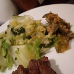 牛たん炭焼 利久 - 漬物と青唐辛子の味噌漬け