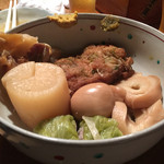 なだ一 - 大根、牛すじ、卵、ネギ揚げ、ロールキャベツ、お麩
