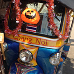 Channoi - 店先のトゥクトゥクも、ハロウィンモード (^_^)