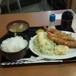 神戸一 - エビフライ定食→日替り