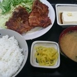 久美食堂 - タンドリーチキン定食  950円
