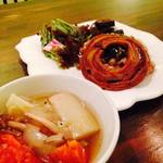 hippopotamus - 車麩の蒲焼
・かぶの葉と油揚げの炒め煮
・自然栽培黒米入玄米ごはん
・グリーンサラダ
・根菜のオイル煮
・お野菜と昆布ブイヨンのやさしいポトフ