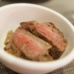 水の謌 - 牛スジ煮込みステーキ乗せ　←マジで