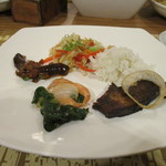 Chikaan sa Cebu  - 自分の皿に取り分けたところ