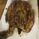 Chikaan sa Cebu  - 大皿料理（魚の料理）