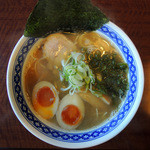 一世風靡 - 2015年10月18日(日)　期間限定　さんまの煮干しだしと豚骨のWスープラーメン(700円)＋煮たまご(50円)