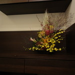 海鮮名菜　香宮 - 反対側は生花