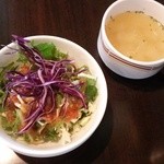 ネコマチ - たまごスープとおいしいサラダ