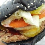 BURGER KING - パンは真黒