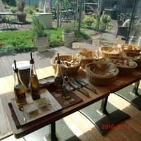 TOOTH TOOTH GARDEN RESTAURANT - パンバイキングのテーブル♪オリーブオイルやハニーも充実してます*