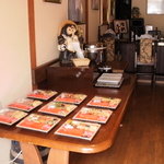 Hana saka - ランチタイムは玄関でお弁当の販売（各500円）