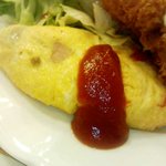 キッチンスズキ - オムレツもフワフワで旨いです