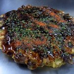 じゅん - 自分でソースと青ノリをつけるタイプのお店です。ディフォルトでマヨネーズとカラシは付いていませんでした。大阪では付いているお店が多いのですが．．．．神戸では付いていないお店が多いのかな。これから色々と行