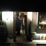 アヒルストア - 心地よいさんざめきが洩れる外観♪