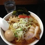 一条流がんこ総本家分家四谷荒木町 - 20151020透き通ったラーメンを注文７００円