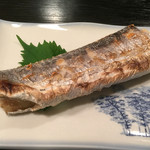 一品料理六一 - 2日目の焼き魚は太刀魚。ふっくらと焼きあがっている。