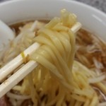 中華麺店 喜楽 - 麺リフトアップ