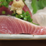 季節魚料理 梓 - 伊東の鰹アップ