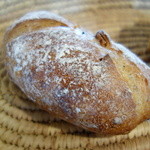 胡桃パン、ハード系パンになりますがこれはかなり硬い