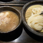 山元麺蔵 - ぷりぷりホルモンのつけ麺　マー油ついてまつ。