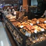 どんぐり - 【2015年09月】パンが色々と並んでます。